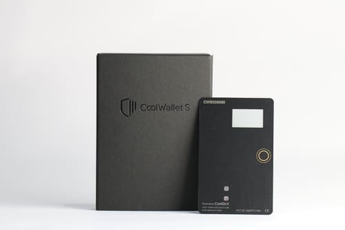 CoolWallet S: The credit card-sized hardware wallet for your cryptocurrency